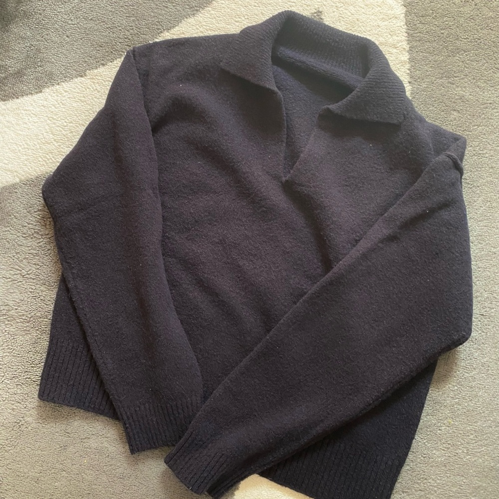 GU Open Collar Navy Knit Sweater